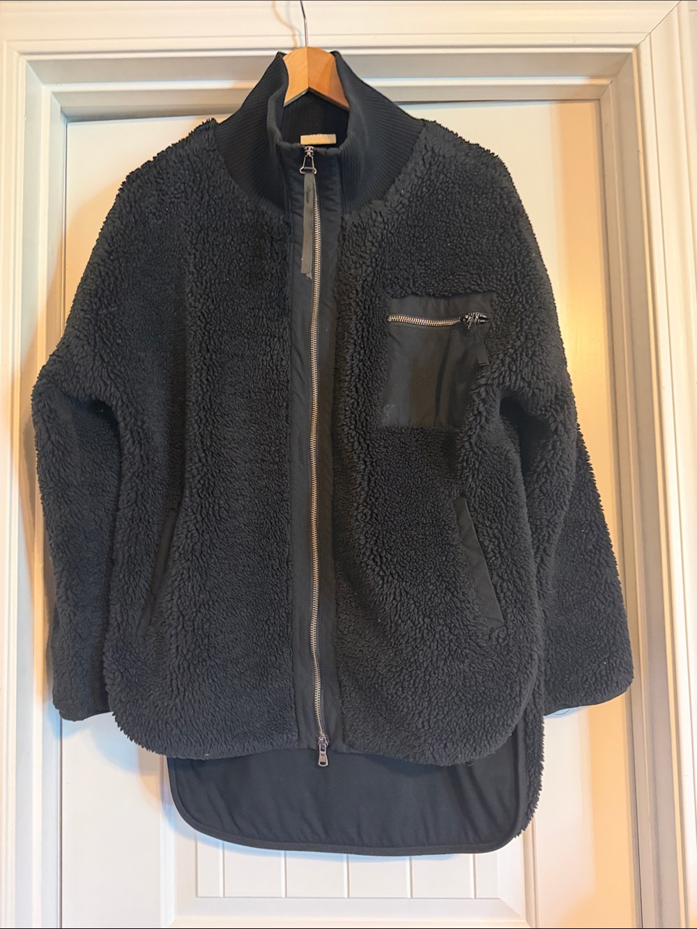 Varley Black Sherpa Zip-Up Jacket with Chest Pocket